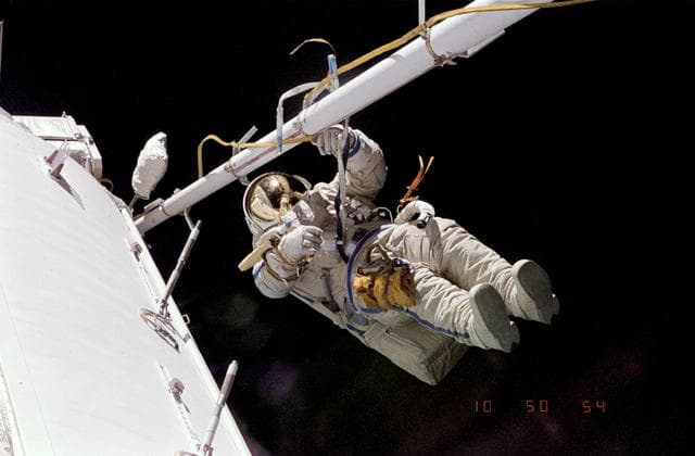 NASA image: Mir 18 extravehicular activity