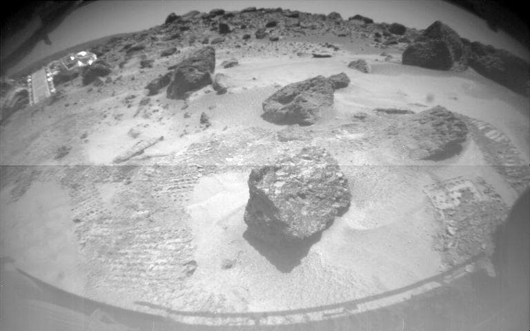 NASA image: A Rover-eye view of the Lander