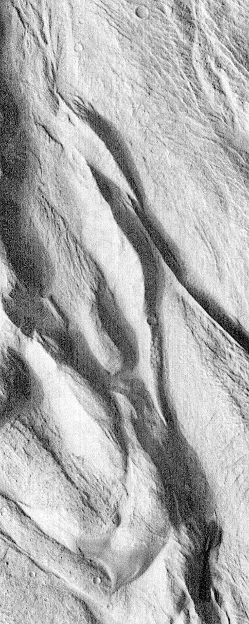 NASA image: Complex Floor Deposits Within Western Ganges Chasma, Valles Marineris - High Resolution Image