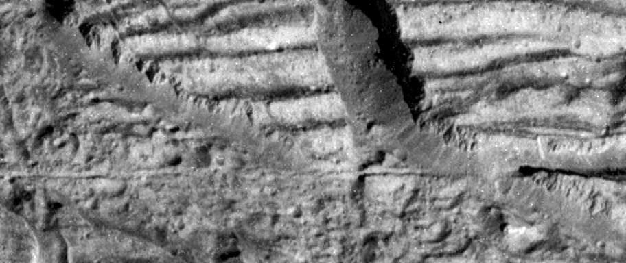 NASA image: Very High Resolution Image of Icy Cliffs on Europa