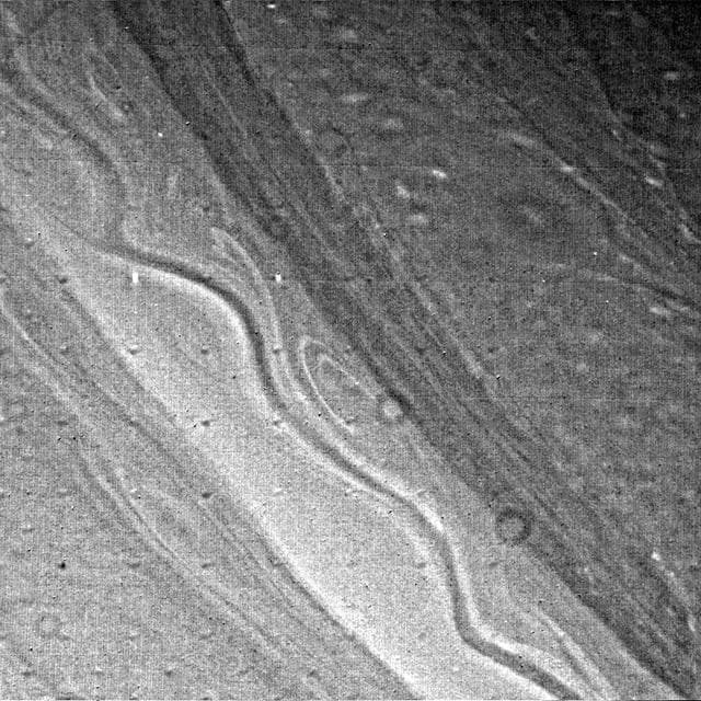 NASA image: Saturn Ribbonlike Cloud Structure