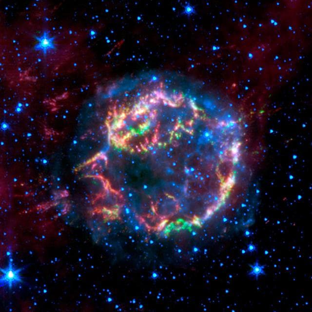NASA image: Lighting up a Dead Star Layers