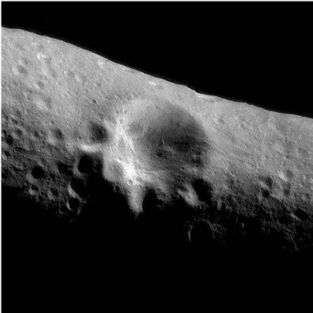 NASA image: Large Crater on Eros