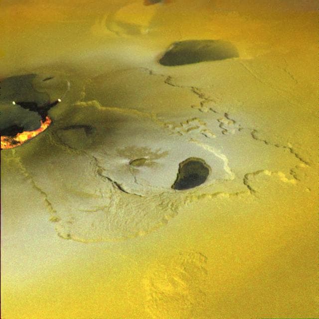 NASA image: Ongoing Volcanic Eruption at Tvashtar Catena, Io