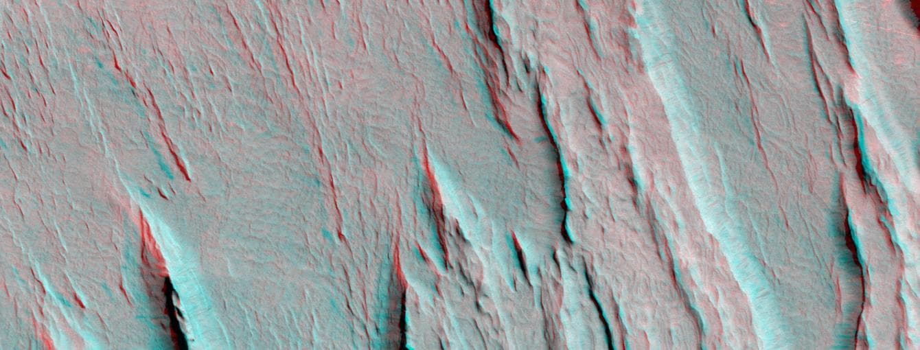NASA image: A 3-D Look at Wind-Sculpted Ridges in Aeolis