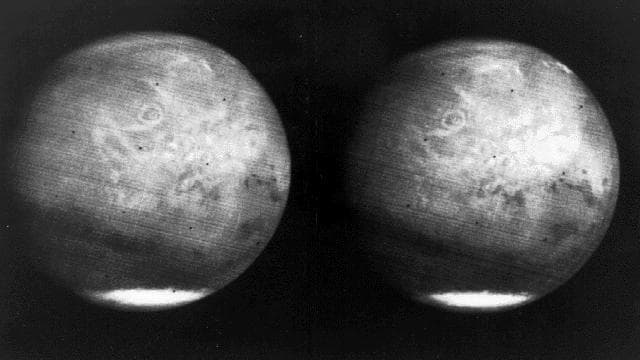 NASA image: Mars full disk approach view from Mariner 7