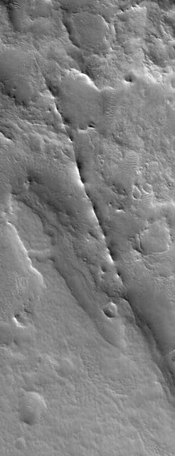 NASA image: Dike near Auqakuh