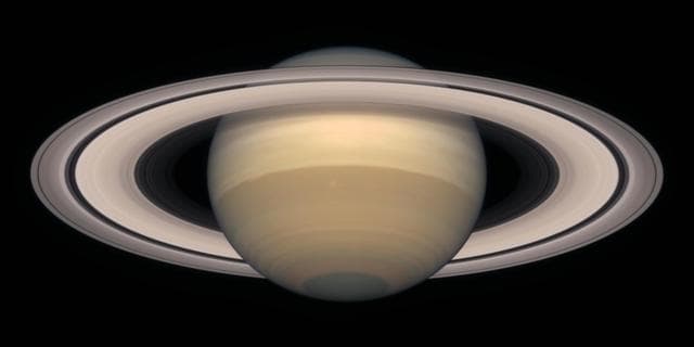 NASA image: A Change of Seasons on Saturn - October, 1999
