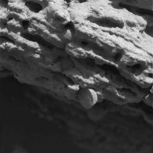 NASA image: Mars Rock Formation Poses Mystery-2