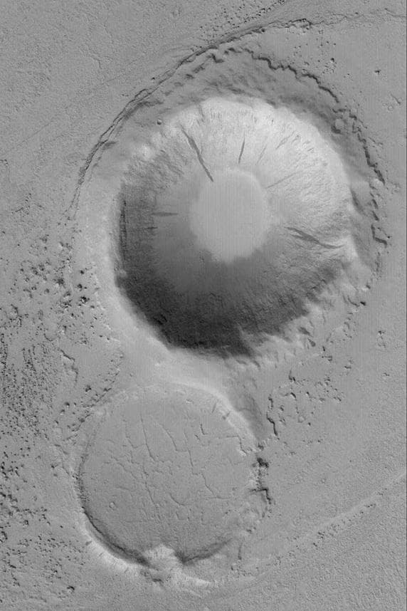 NASA image: Marte Valles Crater Island