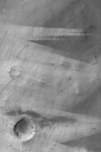 NASA image: Wind Streaks Near Schiaparelli