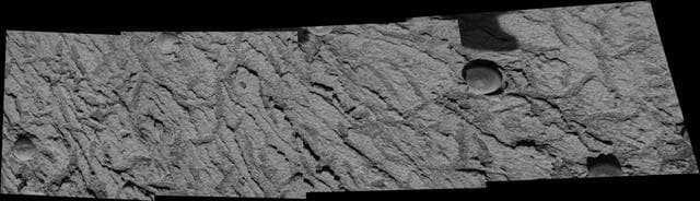 NASA image: Are Ripples a Sign of Water?