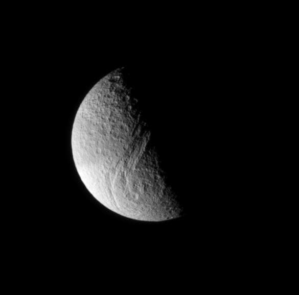 NASA image: Tethys Great Rift