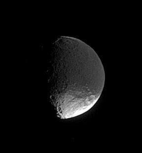 NASA image: Mysterious Iapetus