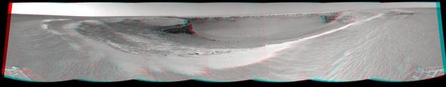 NASA image: Victoria Crater from Duck Bay Stereo
