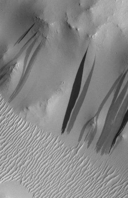 NASA image: Why the New Gully Deposits are Not Dry Dust Slope Streaks