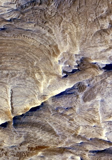 NASA image: Ridges as Evidence of Fluid Alteration