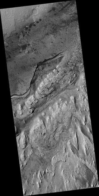 NASA image: Edge along Gale Crater Interior Mound
