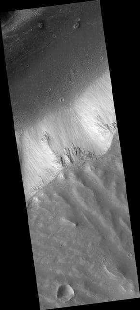 NASA image: Layers Exposed on Slope in Echus Chasma Region