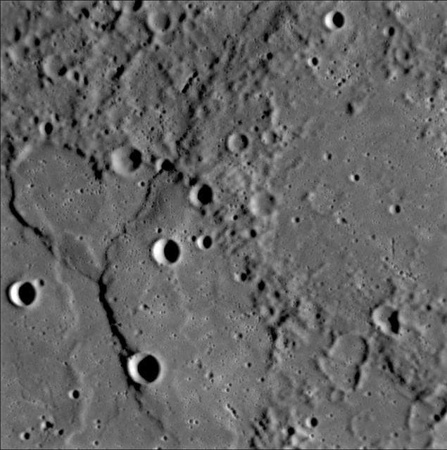 NASA image: Ridges and Cliffs on Mercury Surface