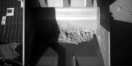 NASA image: Soil Still in Scoop After Sample-Delivery Attempt