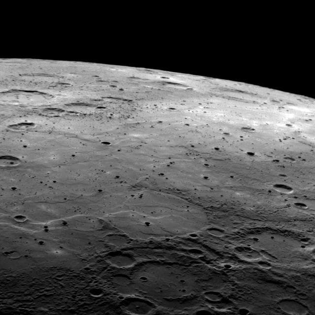 NASA image: MESSENGER Looks out on a Limb