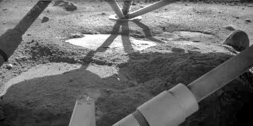 NASA image: Underneath the Phoenix Lander