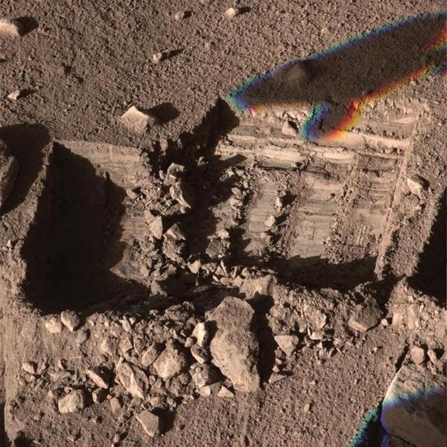 La Mancha Trench Dug by Phoenix Mars Lander