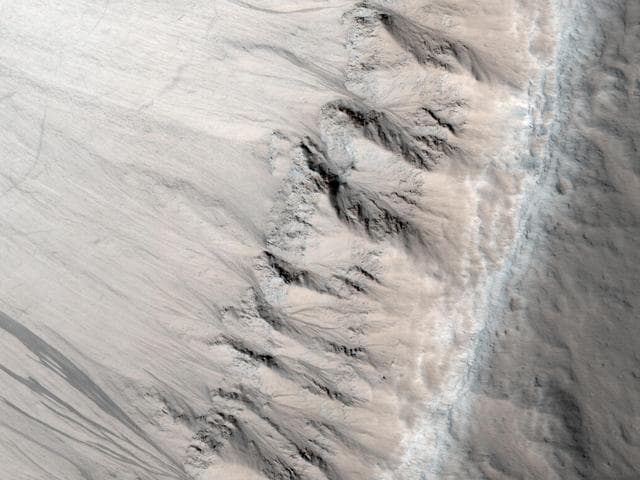 NASA image: First Observation of Columnar Jointing on Mars