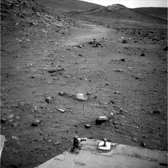 NASA image: View in Travel Direction, Sol 1870, with Rock Garden