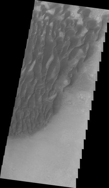 NASA image: Kaiser Crater Dunes VIS