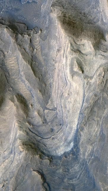 NASA image: Layers in Lower Formation of Gale Crater Mound