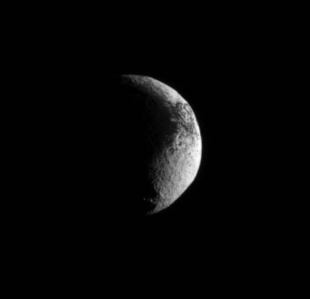 NASA image: Iapetus Puzzling Surface