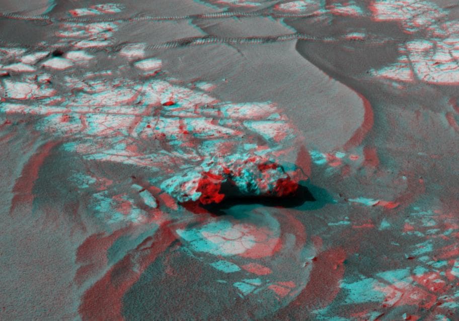 NASA image: Opportunity Close-up of Oile&aacute;n Ruaidh Stereo