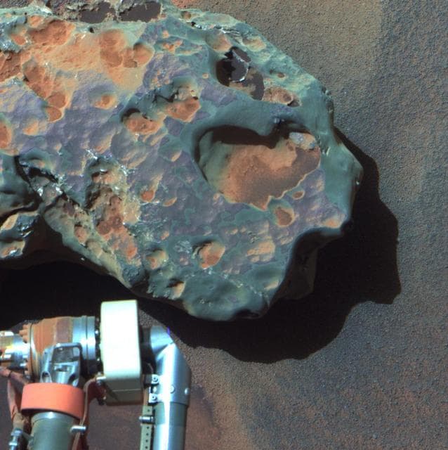 NASA image: Opportunity Close-up of a Meteorite: Oile&aacute;n Ruaidh False Color