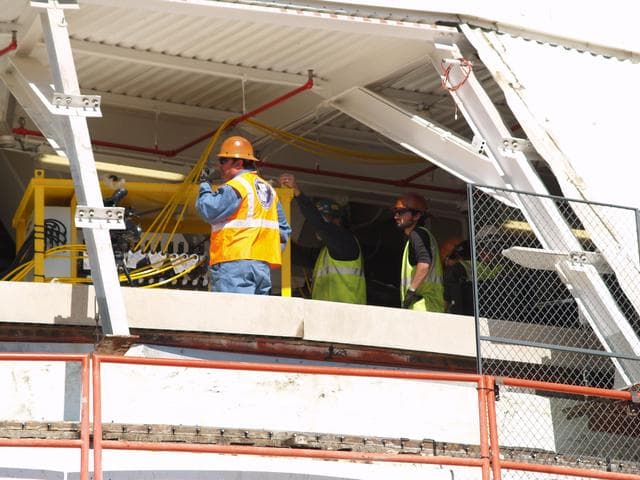 NASA image: Jacking up the Antenna