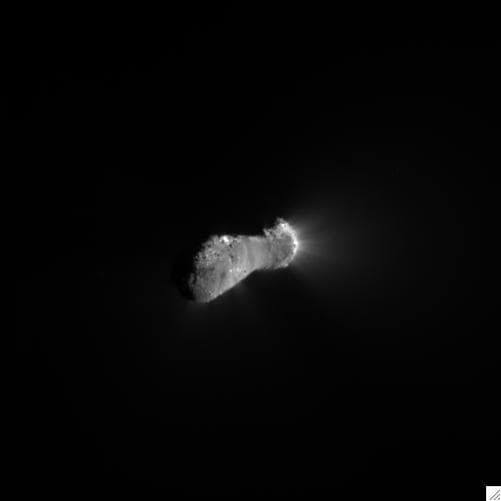 NASA image: Closing in on Comet Hartley 2