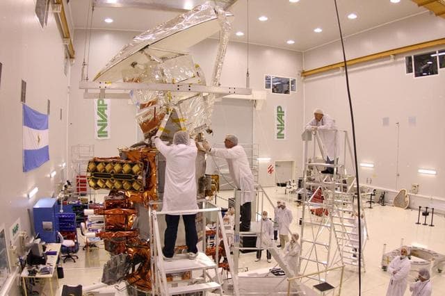 NASA image: Aquarius Lifted onto SAC-D Service Platform