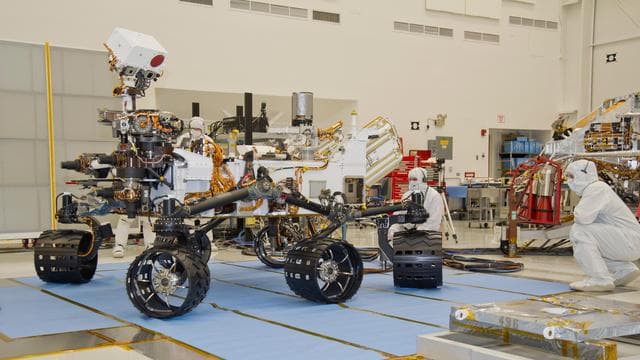 NASA image: Mars Rover Curiosity, Turning in Place