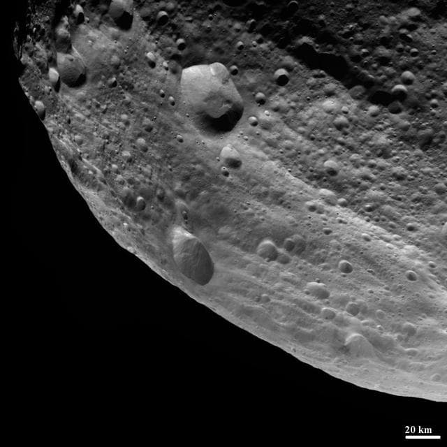 NASA image: Equatorial Grooves Imaged at the Limb of Vesta