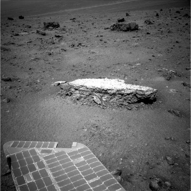 NASA image: Approaching Tisdale 2 Rock on Rim of Endeavour Crater, Sol 2690