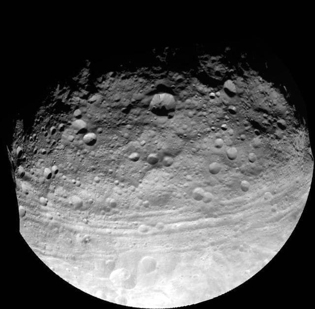 NASA image: Capturing the Surface of Asteroid Vesta