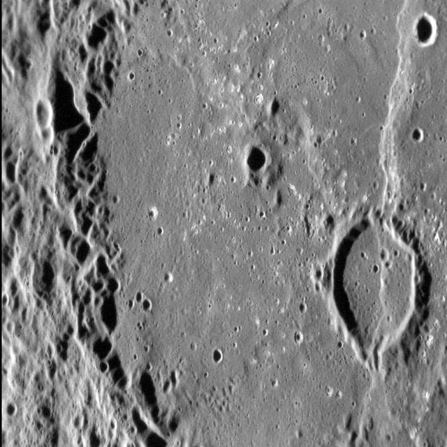 NASA image: Dario Basin: Complex Cross-cuts
