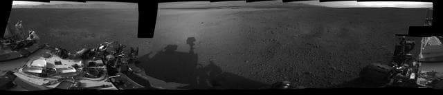NASA image: Crisp View from Inside Gale Crater