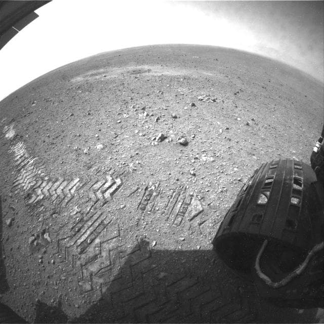NASA image: Curiosity Tracks Its Tracks