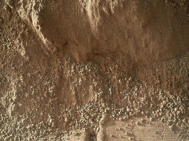 NASA image: High-Resolution View of Cross-Section Through a Mars Ripple
