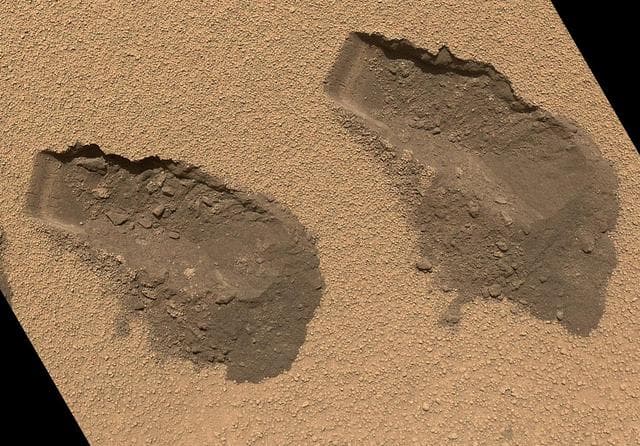 NASA image: Scoop Marks in the Sand at Rocknest
