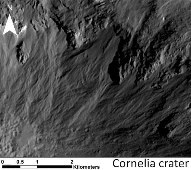 NASA image: Sinuous Gullies, Close-up