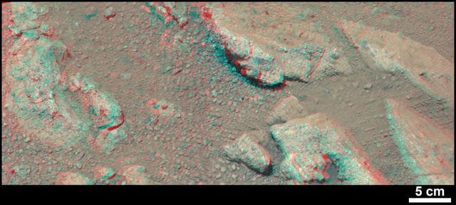 NASA image: Evidence About a Martian Streambed Stereo