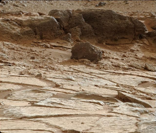 NASA image: Point Lake Outcrop in Gale Crater